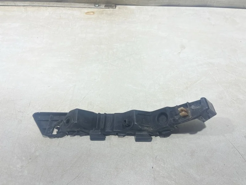 Кронштейн крыла передний левый KIA Sportage 3