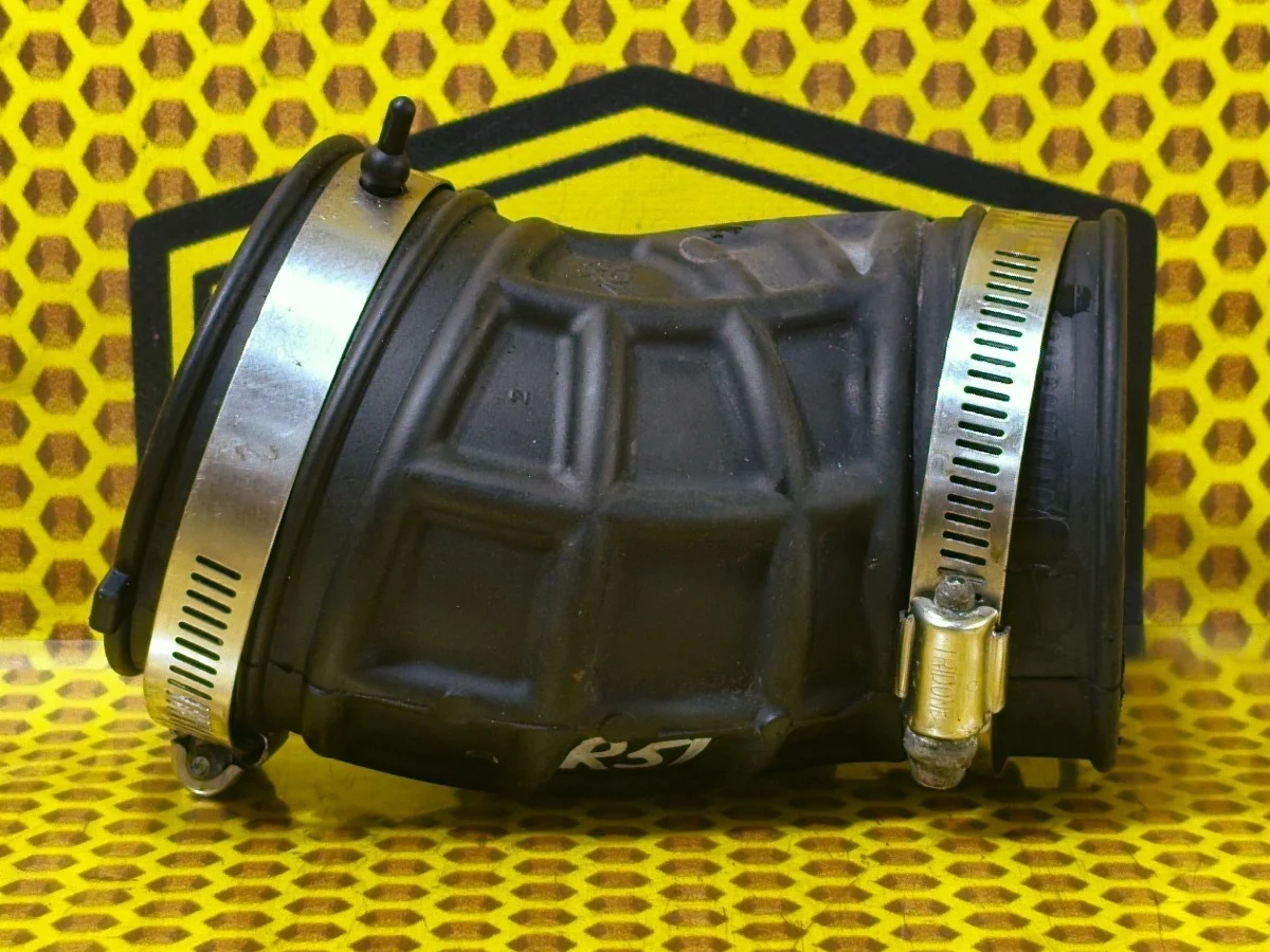 Патрубок воздушного фильтра Nissan Pathfinder 2011 165765X20B R51 V9X