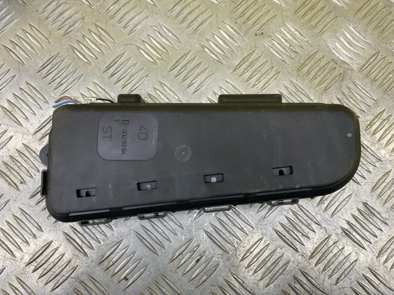 Подушка безопасности боковая (в сиденье) Nissan Pathfinder (R51M) 2004-2013 2007 985H0JD00A ВНЕДОРОЖНИК 2.5 D YD25DDTI