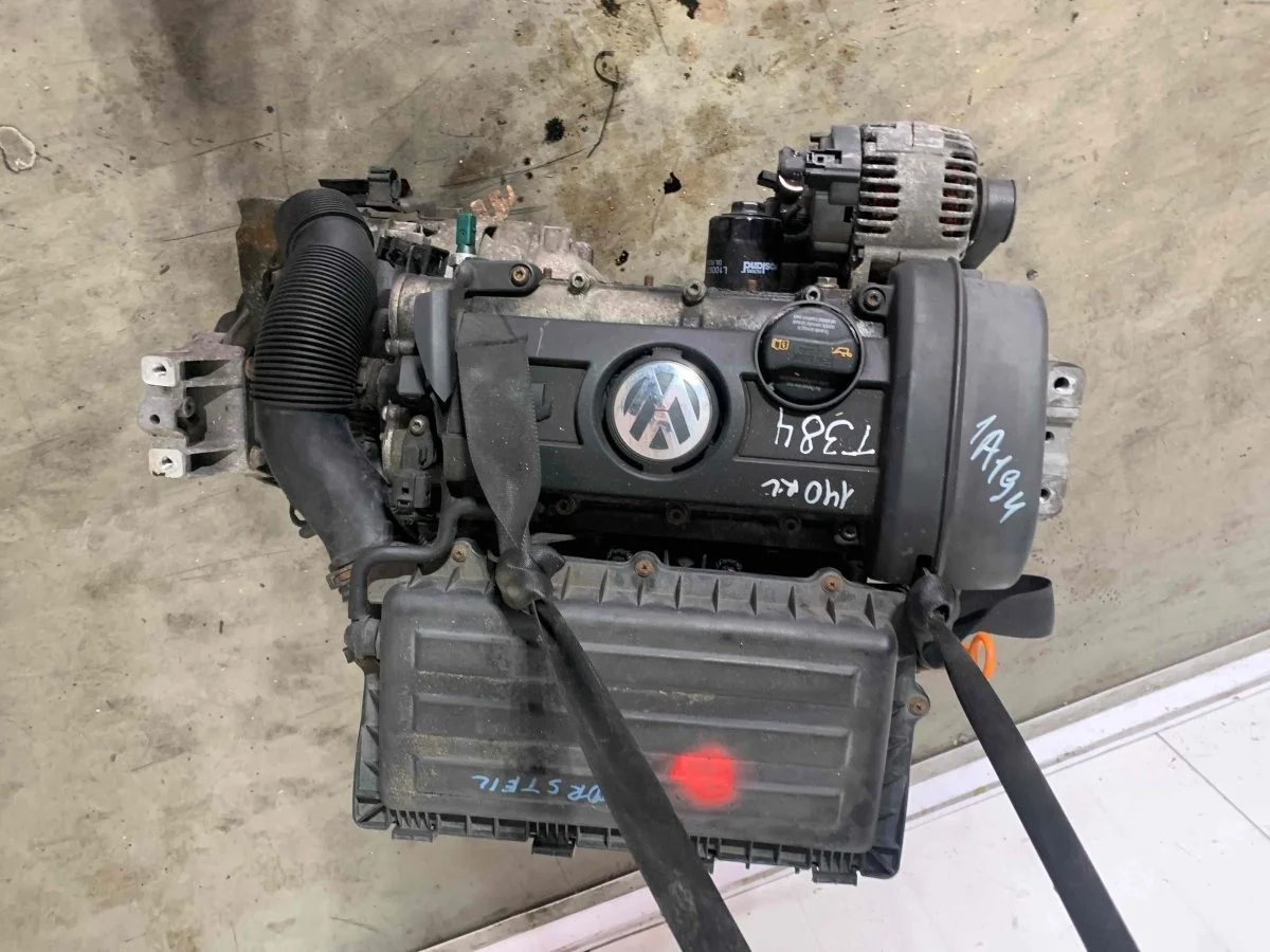 Двигатель Volkswagen Golf Mk5 (2003—2009) BUD 1.4 i бензин Передний