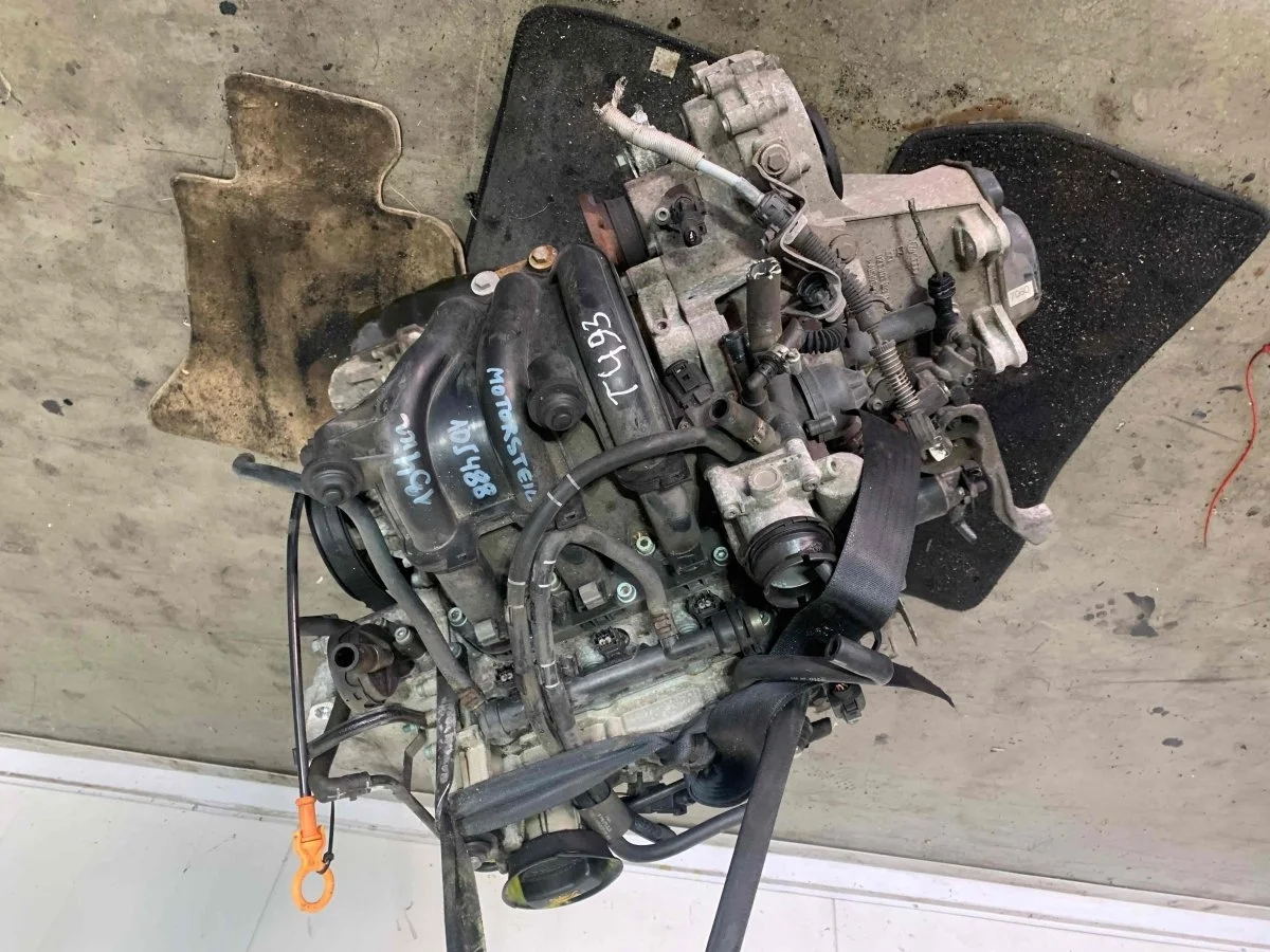 Двигатель Skoda Fabia I (1999—2004) AWY 1.2 i бензин Передний