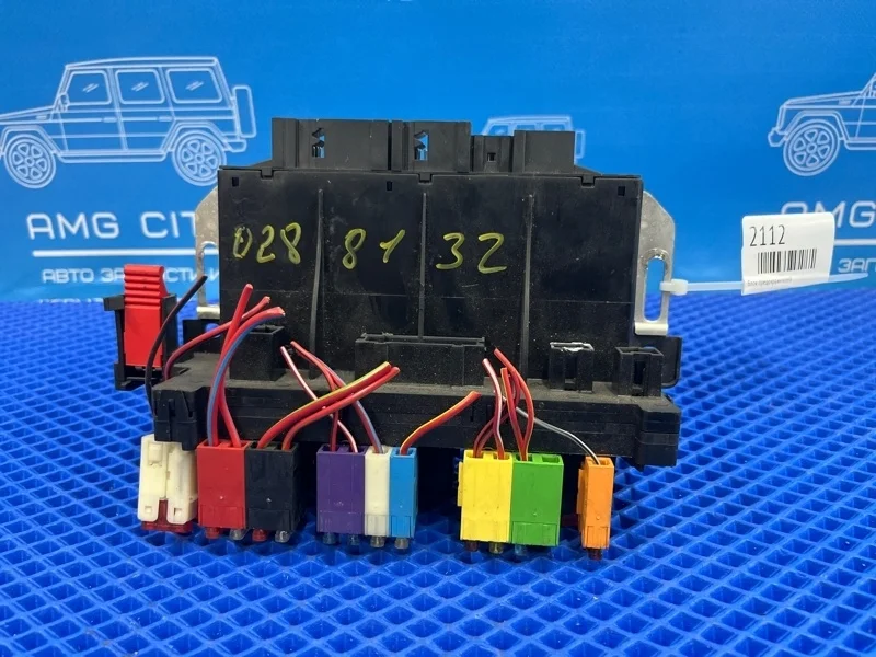 Блок предохранителей Mercedes-Benz S-Class 2000 A0285458132 W220 M112