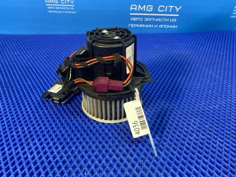 Мотор печки Mercedes-Benz C-Class 2012 V7825001 W204 М274910