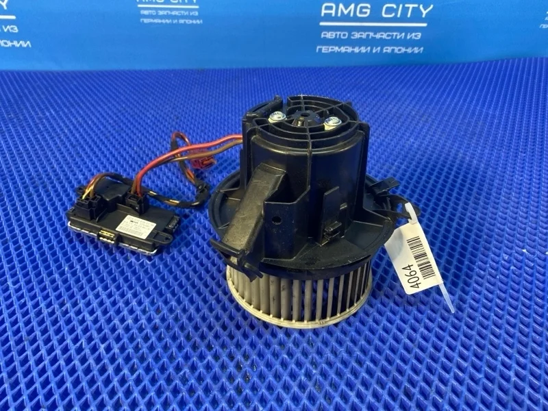 Мотор печки Mercedes-Benz C-Class 2012 V7825001 W204 М274910