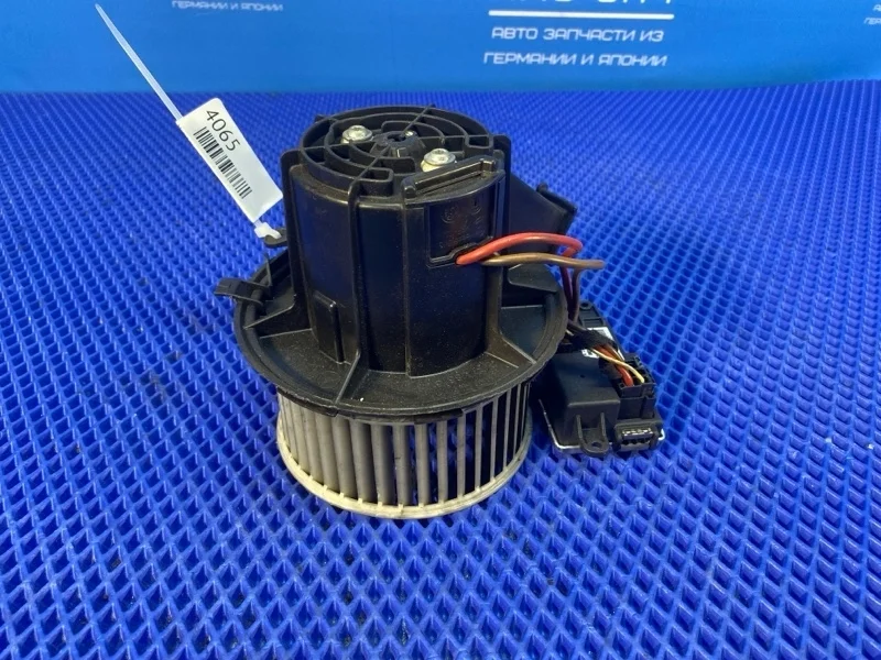 Мотор печки Mercedes-Benz C-Class 2012 V7825001 W204 М274910