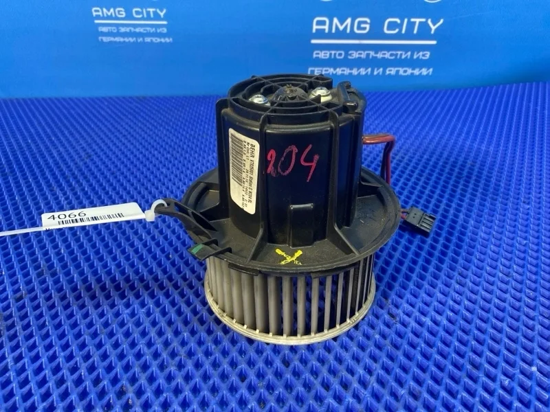 Мотор печки Mercedes-Benz C-Class 2012 V7825001 W204 М274910