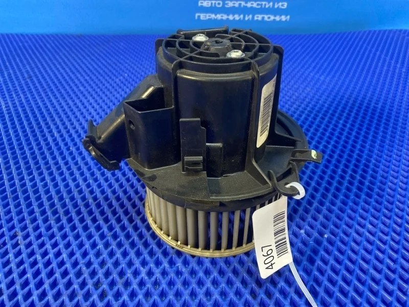 Мотор печки Mercedes-Benz C-Class 2012 V7825001 W204 М274910