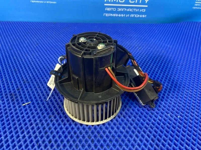 Мотор печки Mercedes-Benz C-Class 2012 V7825001 W204 М274910