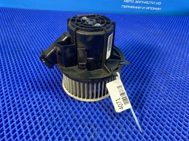 Мотор печки Mercedes-Benz C-Class 2012 V7825001 W204 М274910