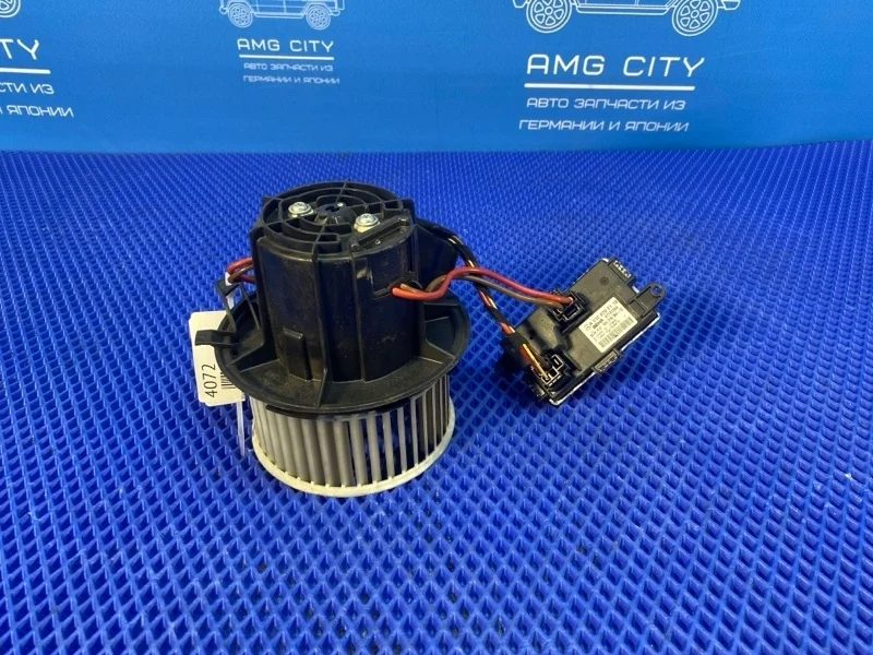 Мотор печки Mercedes-Benz C-Class 2012 V7825001 W204 М274910