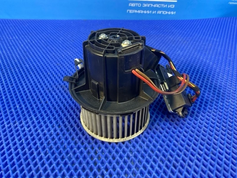 Мотор печки Mercedes-Benz C-Class 2012 V7825001 W204 М274910