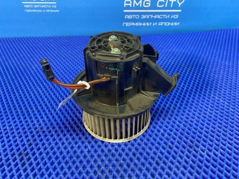 Мотор печки Mercedes-Benz C-Class 2012 V7825001 W204 М274910
