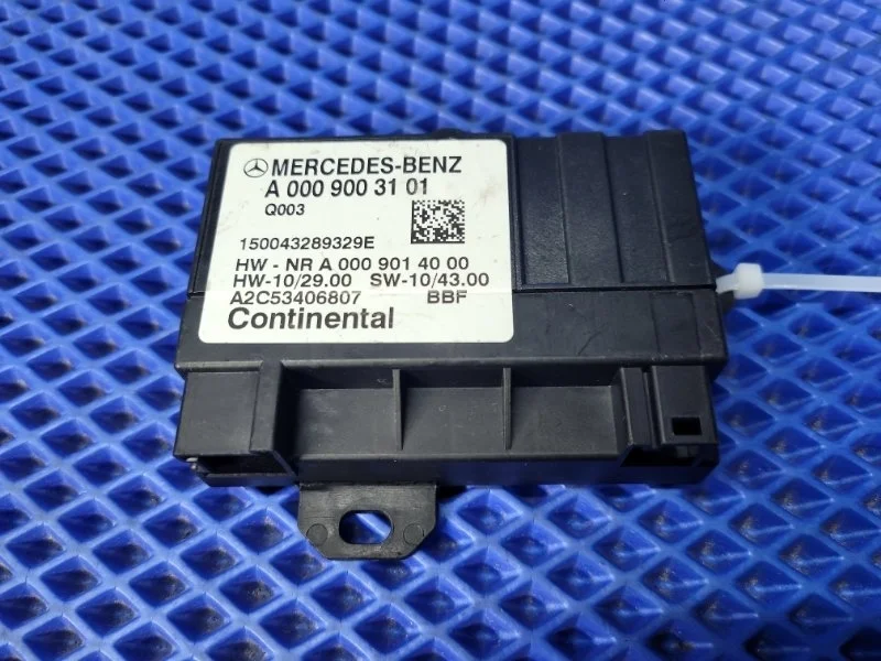 Блок управления топливным насосом Mercedes-Benz C-Class 2011 A0009003101 W204 M271820