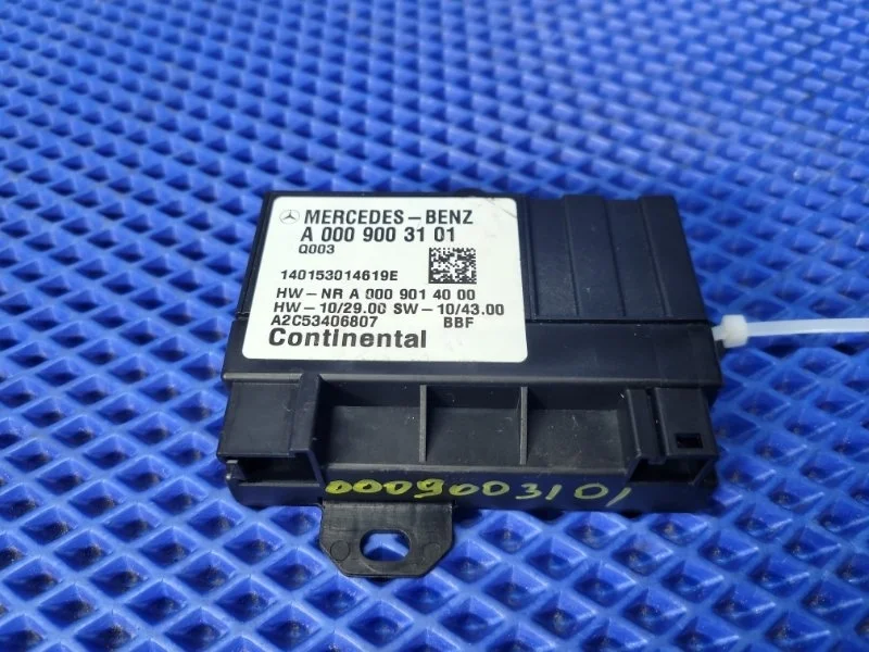 Блок управления топливным насосом Mercedes-Benz C-Class 2011 A0009003101 W204 M271820