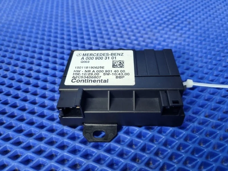 Блок управления топливным насосом Mercedes-Benz C-Class 2011 A0009003101 W204 M271820