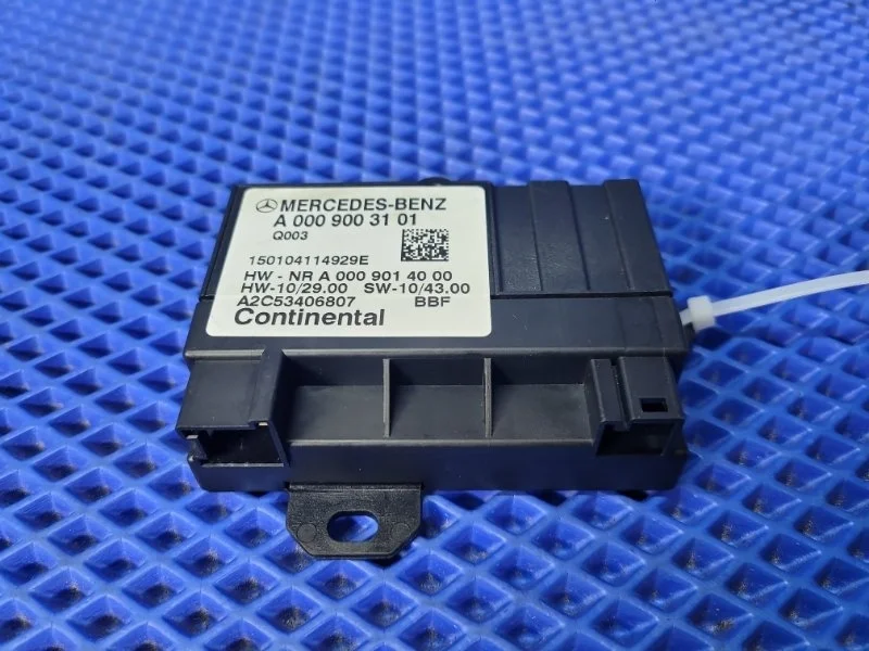 Блок управления топливным насосом Mercedes-Benz C-Class 2011 A0009003101 W204 M271820