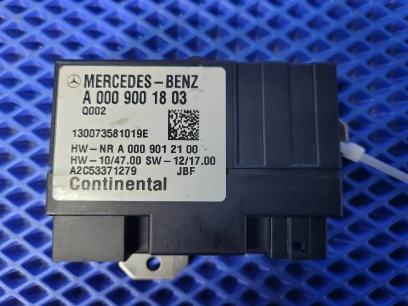Блок управления топливным насосом Mercedes-Benz M-Class 2015 A0009001803 W166 M276821
