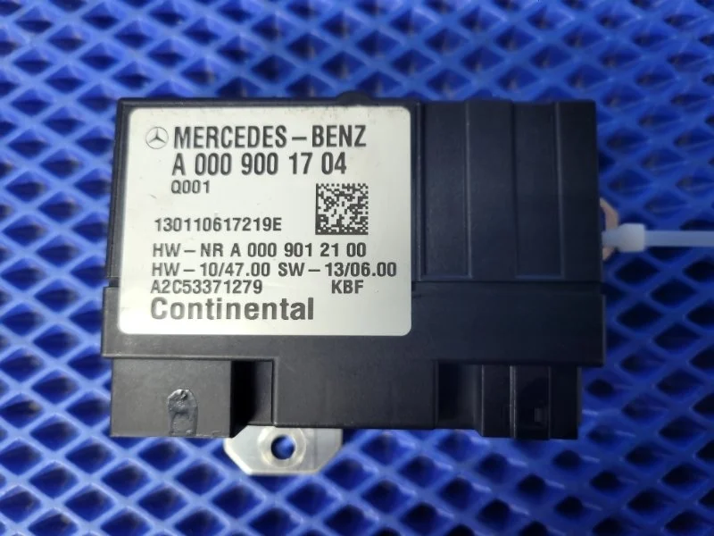 Блок управления топливным насосом Mercedes-Benz E-Class 2015 A0009001704 W212 М274920
