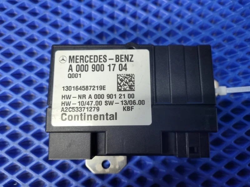 Блок управления топливным насосом Mercedes-Benz E-Class 2015 A0009001704 W212 М274920