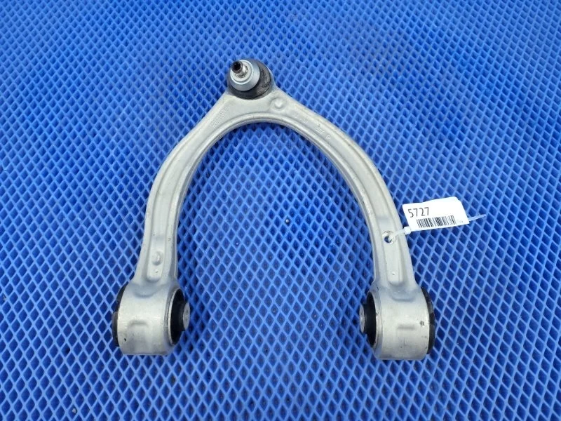 Рычаг передней подвески Mercedes-Benz C-Class 2016 A2053305601 W205 М274910, передний правый