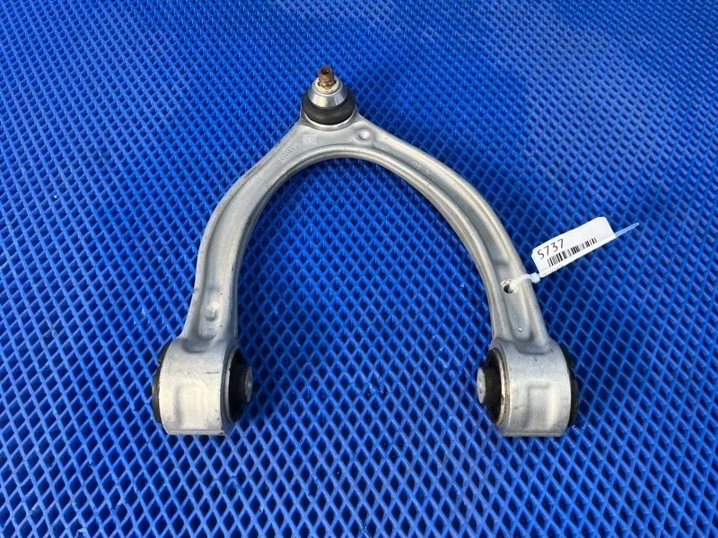 Рычаг передней подвески Mercedes-Benz C-Class 2016 A2053305601 W205 М274910, передний правый