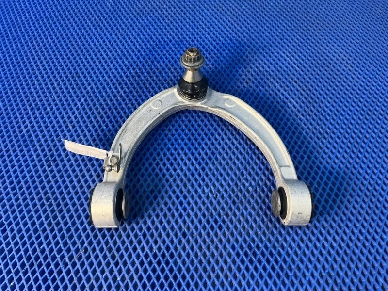 Рычаг подвески верхний Mercedes-Benz Gle-Class 2016 A1663330000 W166 OM642826, передний левый