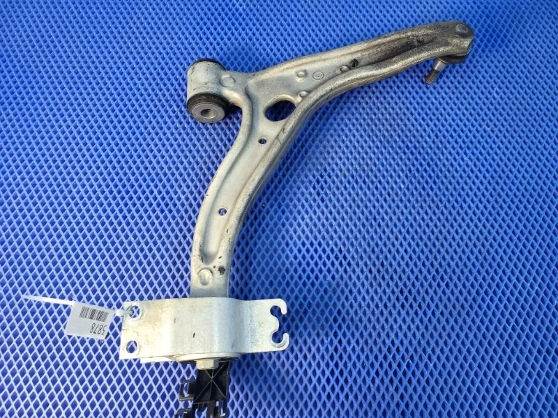 Рычаг передней подвески Mercedes-Benz B-Class 2016 A2463330300 W246 М270920, передний левый