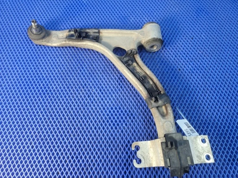 Рычаг передней подвески Mercedes-Benz B-Class 2016 A2463330300 W246 М270920, передний левый