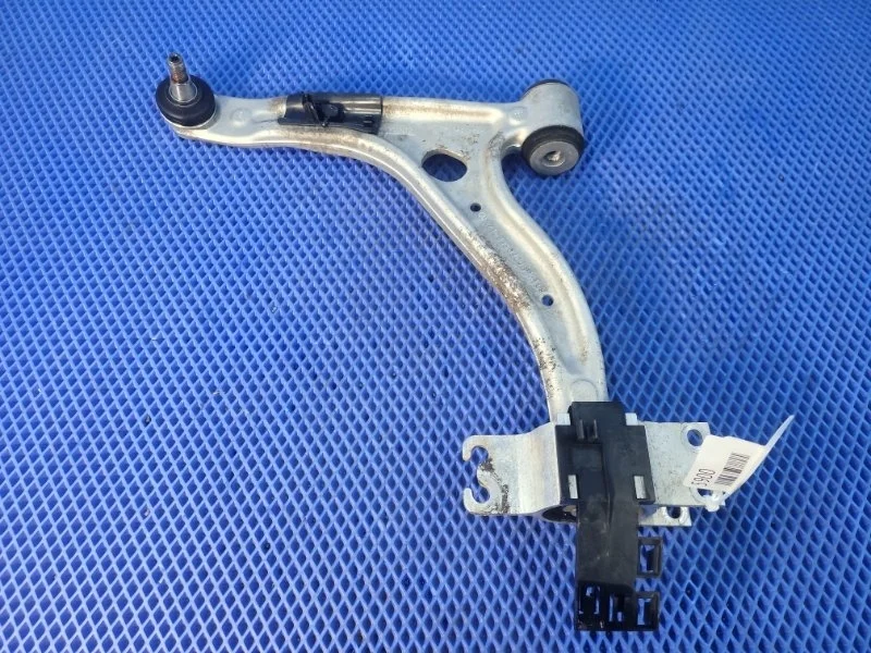 Рычаг передней подвески Mercedes-Benz B-Class 2016 A2463330300 W246 М270920, передний левый