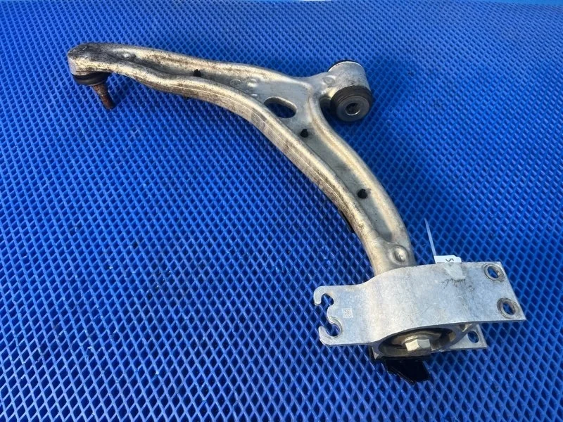 Рычаг передней подвески Mercedes-Benz B-Class 2017 A2463330400 W246 М2709120, передний правый