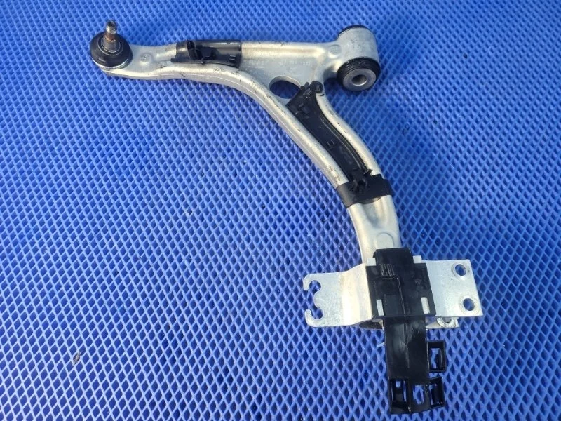 Рычаг передней подвески Mercedes-Benz B-Class 2016 A2463330300 W246 М270920, передний левый