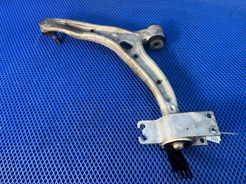 Рычаг передней подвески Mercedes-Benz B-Class 2017 A2463330400 W246 М2709120, передний правый