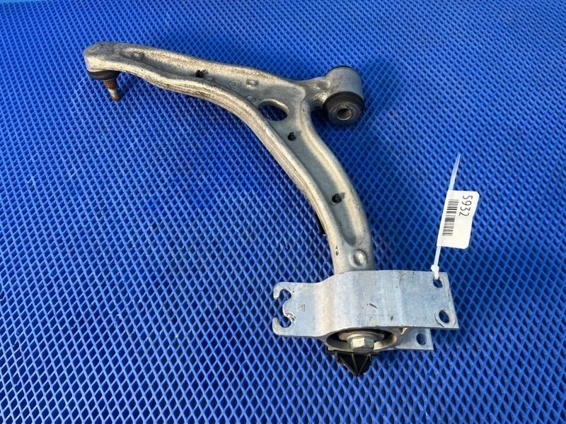 Рычаг передней подвески Mercedes-Benz B-Class 2017 A2463330400 W246 М2709120, передний правый