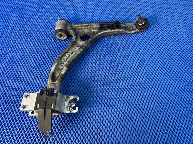 Рычаг передней подвески Mercedes-Benz B-Class 2017 A2463330400 W246 М2709120, передний правый