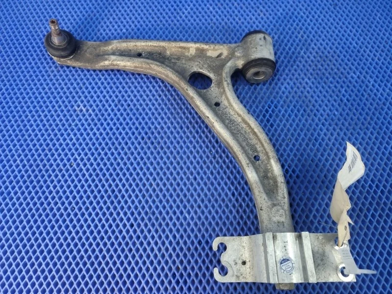 Рычаг передней подвески Mercedes-Benz B-Class 2016 A2463330300 W246 М270920, передний левый