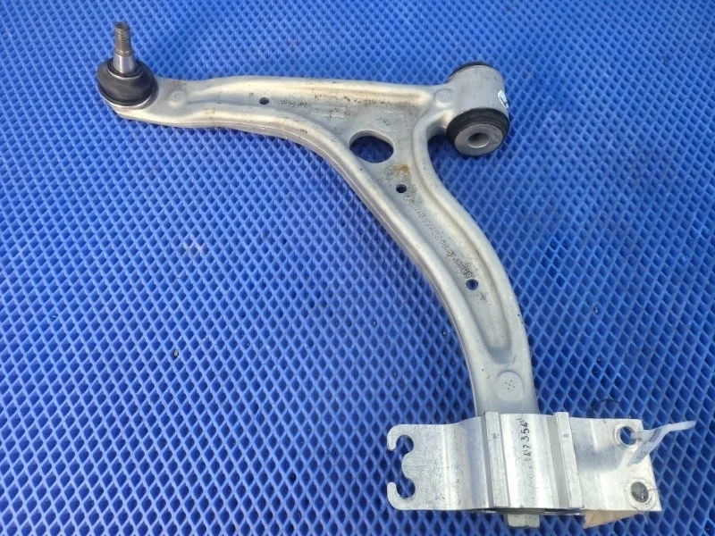 Рычаг передней подвески Mercedes-Benz B-Class 2016 A2463330300 W246 М270920, передний левый