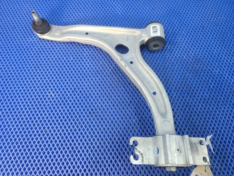 Рычаг передней подвески Mercedes-Benz B-Class 2016 A2463330300 W246 М270920, передний левый