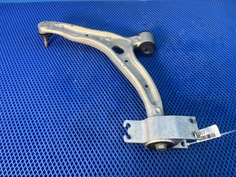 Рычаг передней подвески Mercedes-Benz B-Class 2017 A2463330400 W246 М2709120, передний правый