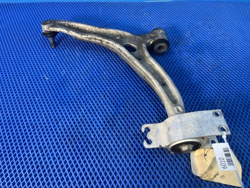 Рычаг передней подвески Mercedes-Benz B-Class 2013 A2463330400 W246 М270910, передний правый