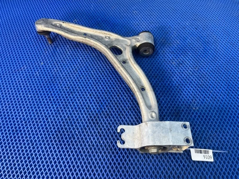 Рычаг передней подвески Mercedes-Benz B-Class 2013 A2463330400 W246 М270910, передний правый