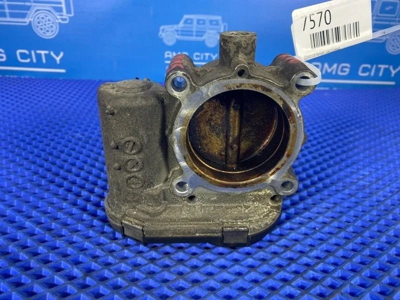 Дроссельная заслонка Mercedes-Benz A-Class 2017 A2701410025 W176 M133980