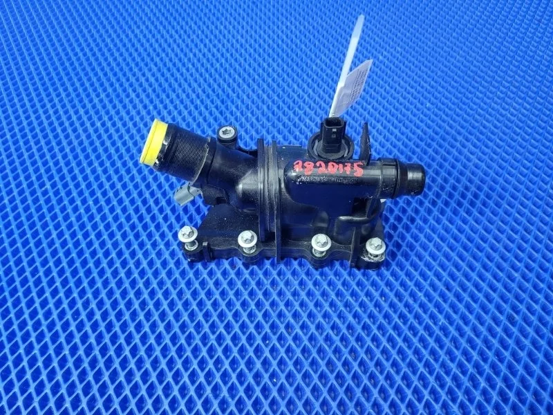 Термостат Mercedes-Benz A-Class 2021 A2822030175 W177 OM654920