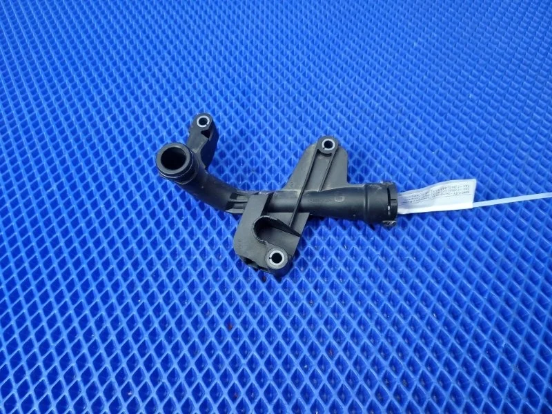 Патрубок системы охлаждения Mercedes-Benz C-Class 2019 A2762002052 W205 М264920