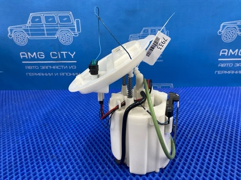 Топливный насос Mercedes-Benz C-Class 2010 A2044700294 W204 М271820