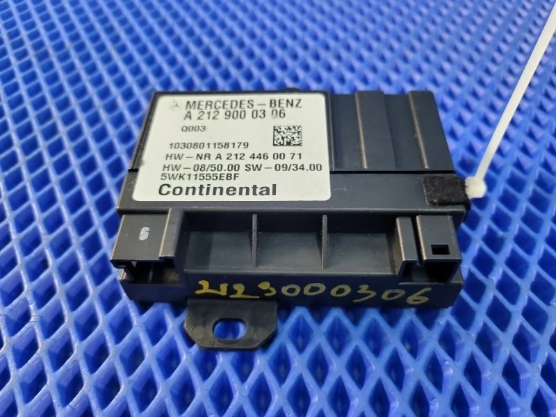 Блок управления топливным насосом Mercedes-Benz E-Class 2013 A2129000306 W212 М276952