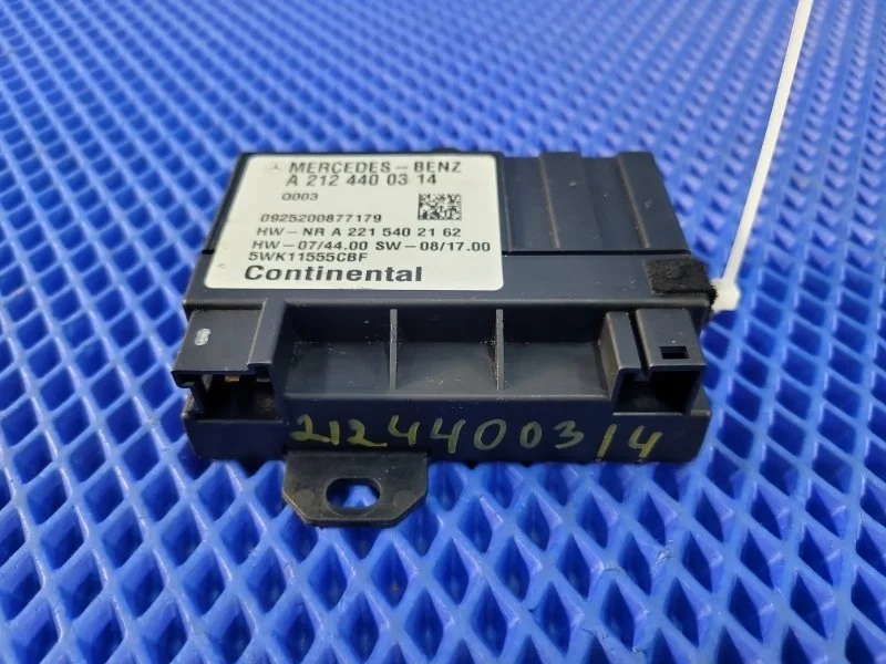 Блок управления топливным насосом Mercedes-Benz E-Class 2013 A2124400314 W212 М276952