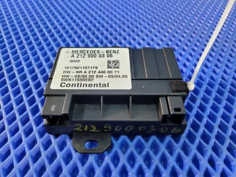 Блок управления топливным насосом Mercedes-Benz E-Class 2013 A2129000306 W212 М276952