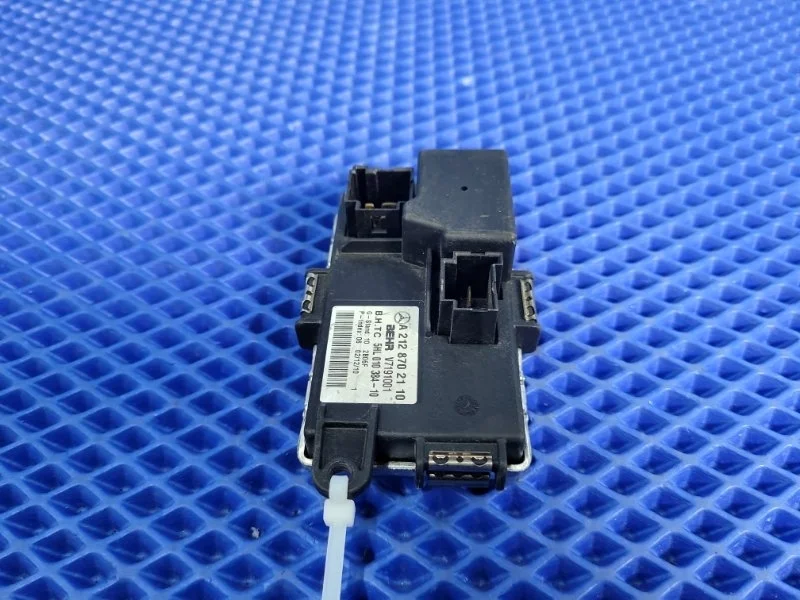 Резистор отопителя Mercedes-Benz E-Class 2013 A2128702110 W212 М276952