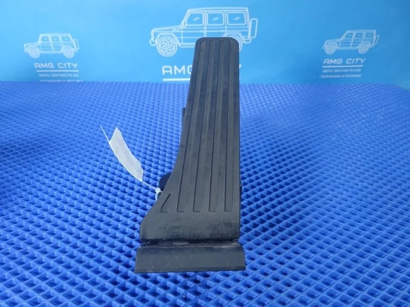 Педаль газа Mercedes-Benz C-Class 2010 A2043000004 W204 М156985