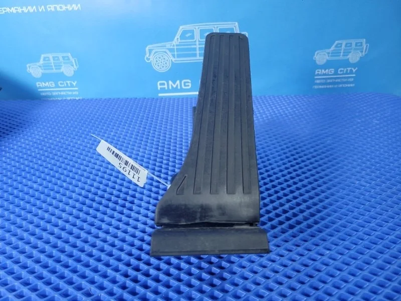 Педаль газа Mercedes-Benz C-Class 2010 A2043000004 W204 М156985